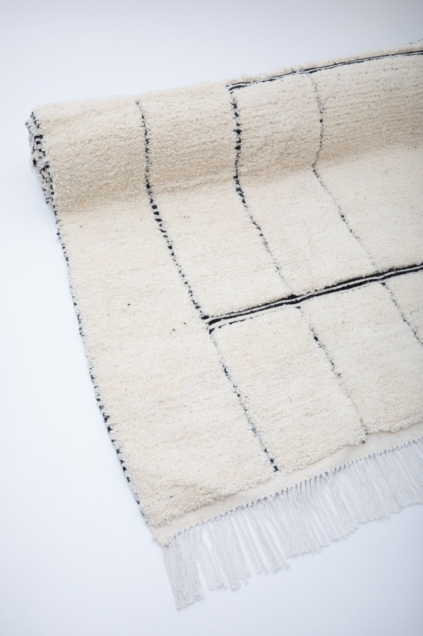 Authentic Handmade Beni Ouarain Rug 6x10 feet Classic Moroccan White Wool Rug - Ethically Crafted by Berber Artisans - Handmade by My Poufs