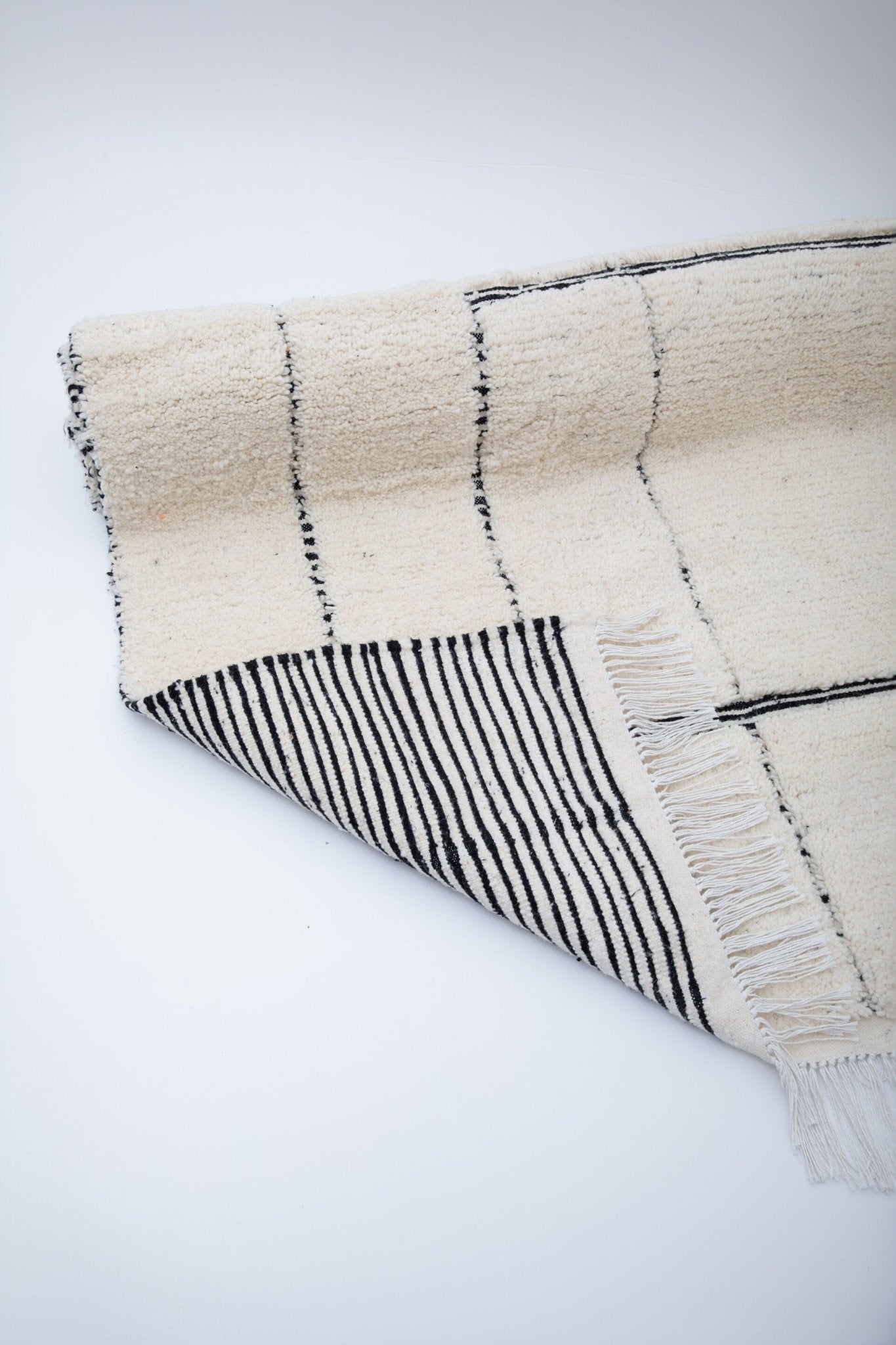 Authentic Handmade Beni Ouarain Rug 6x10 feet Classic Moroccan White Wool Rug with Geometric Patterns - Ethically Crafted by Berber Artisans - Handmade by My Poufs