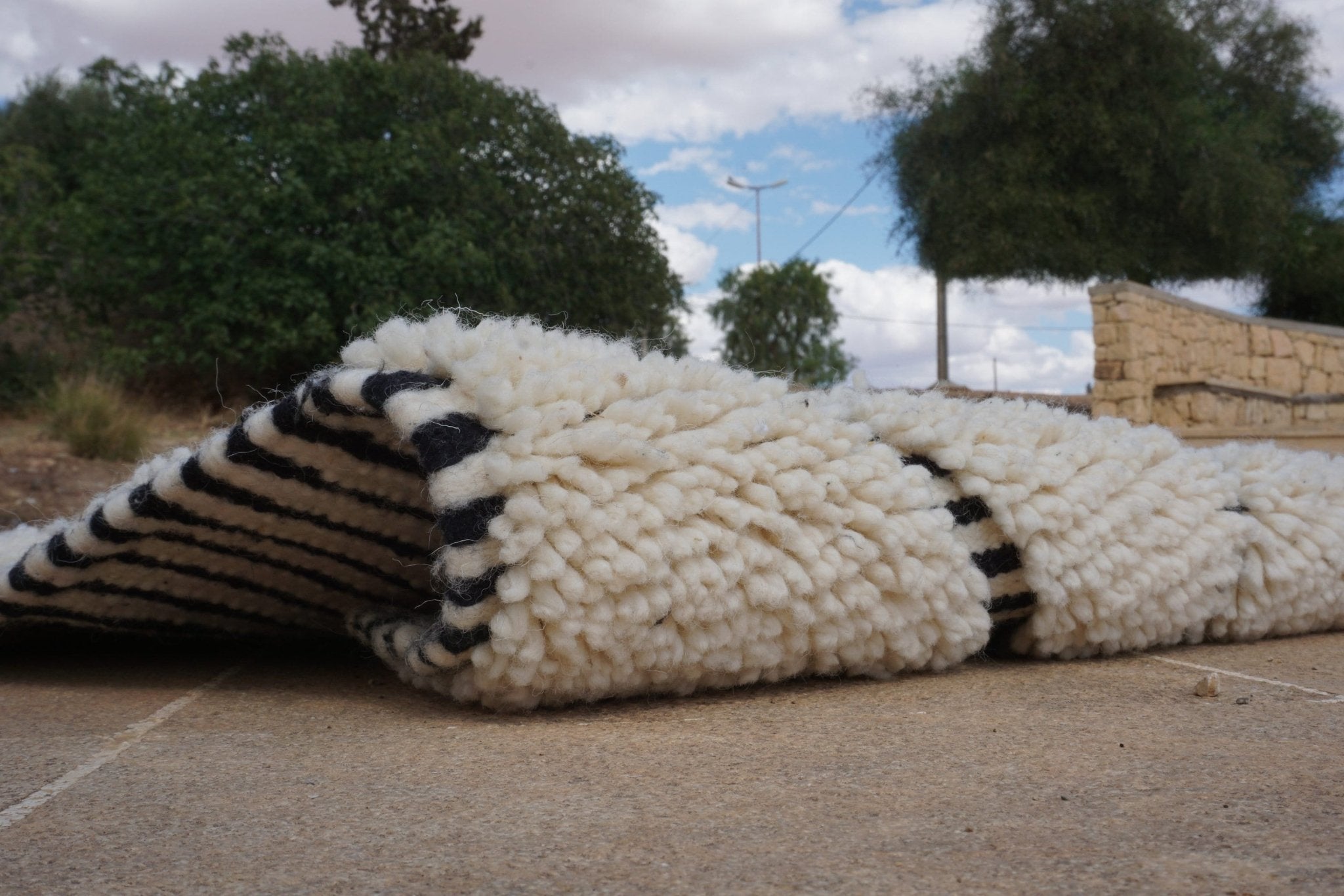 Handcrafted Beni Ouarain Rug - 6x10 Feet - Classic Moroccan White Wool with Geometric Patterns - Ethically Crafted by Berber Artisans - Handmade by My Poufs